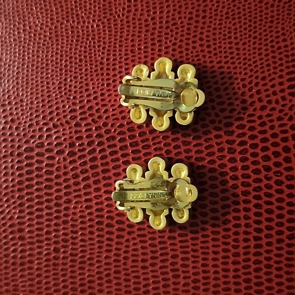 Nina Ricci signed clip-on Rhinestone earrings. Vintage - Picture 5 of 6